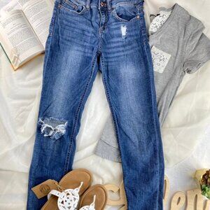 Sneak Peek mid rise distressed skinny Jeans size  5